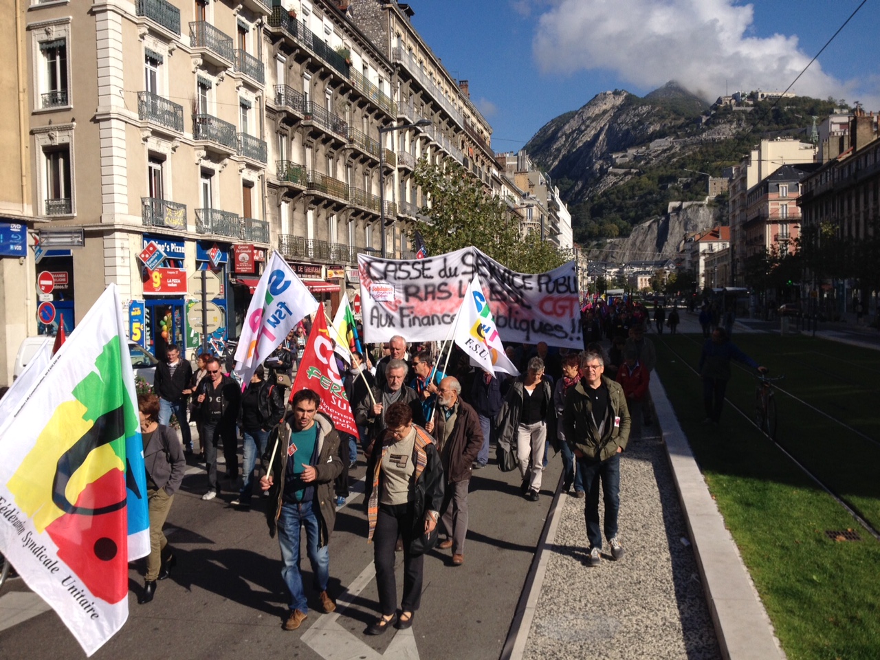 manif &agrave; grenoble 2.JPG (553 KB)