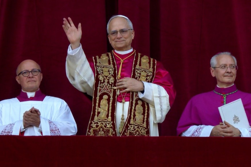 La fumée blanche est sortie, Léon XIV est apparu