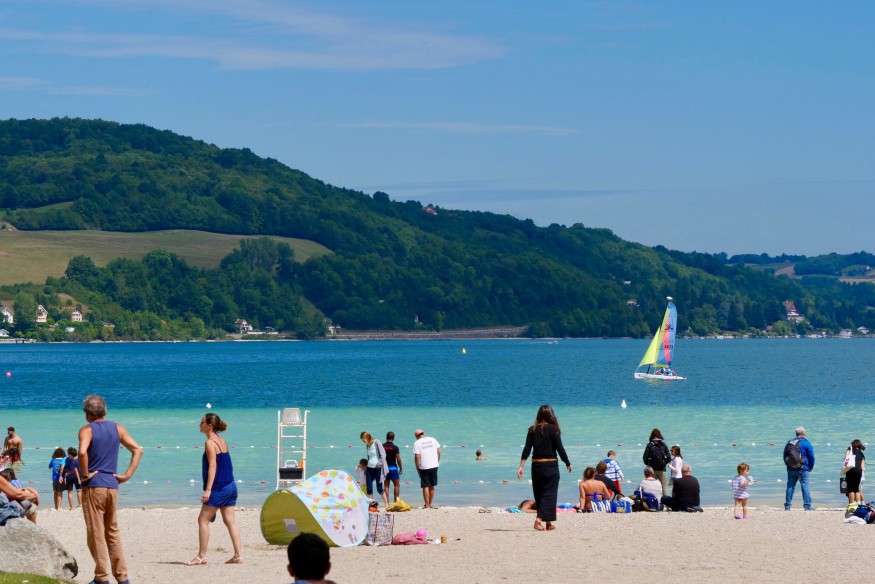 La plage municipale de Charavines fermée