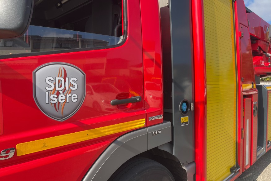 Feu à la Motte d'Aveillans : une femme retrouvée vivante mais inconsciente dans une cave